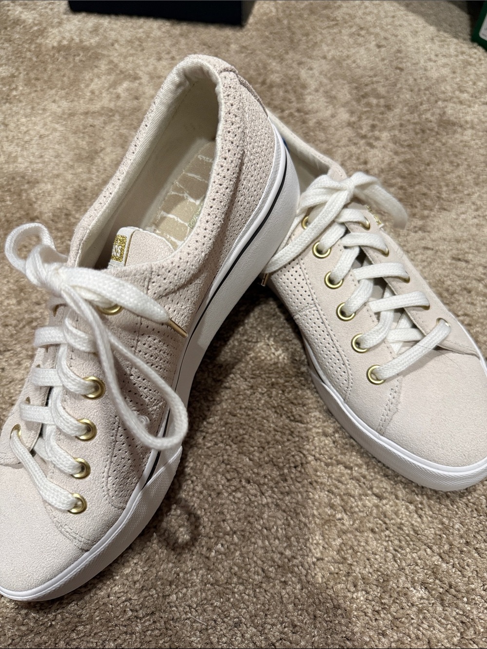 Keds light cream tennis shoes